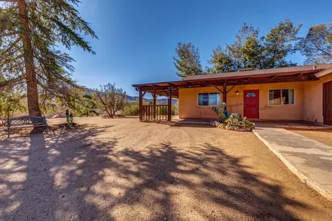 32809 Crown Valley Rd, Acton, CA 93510 photo 2
