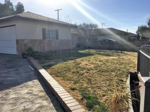 45422 Foxton Ave, Lancaster, CA 93535 photo 2