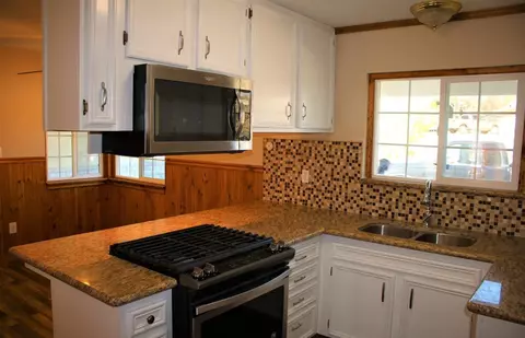 21504 Indian Wells Dr, Tehachapi, CA 93561 photo 3