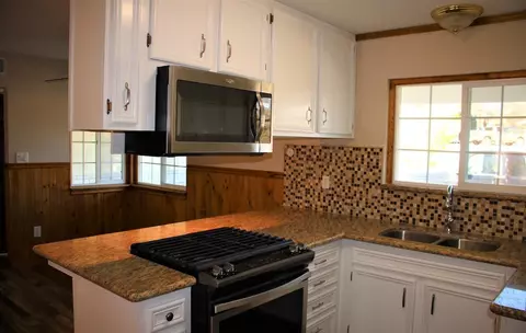 21504 Indian Wells Dr, Tehachapi, CA 93561 photo 4