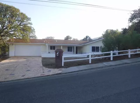 21504 Indian Wells Dr, Tehachapi, CA 93561 photo 2