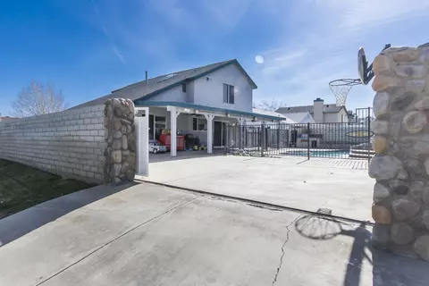 37319 37th St E, Palmdale, CA 93550 photo 5