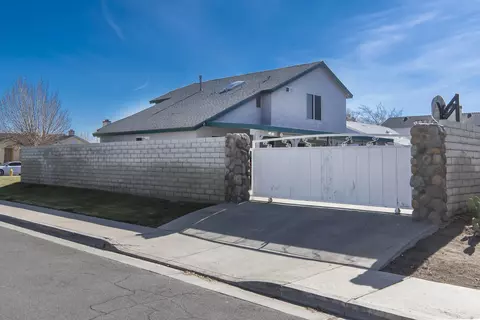 37319 37th St E, Palmdale, CA 93550 photo 4