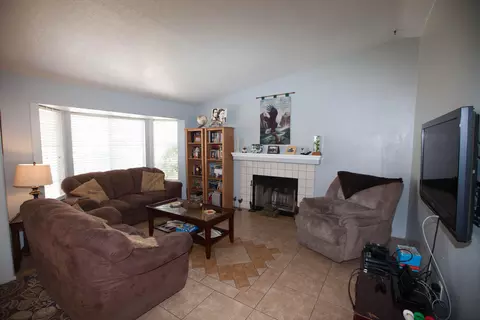 44621 E 26th St, Lancaster, CA 93535 photo 5