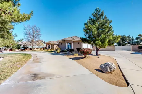 42060 W 23rd St, Lancaster, CA 93536 photo 2