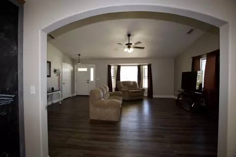 21330 Santa Maria Dr, Tehachapi, CA 93561 photo 5
