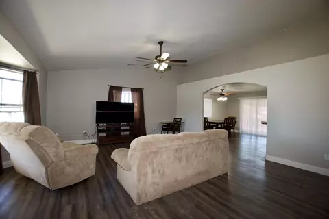 21330 Santa Maria Dr, Tehachapi, CA 93561 photo 4