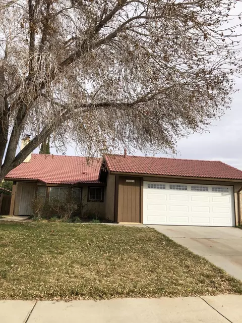 1839 Nessa Dr, Lancaster, CA 93535 photo 1