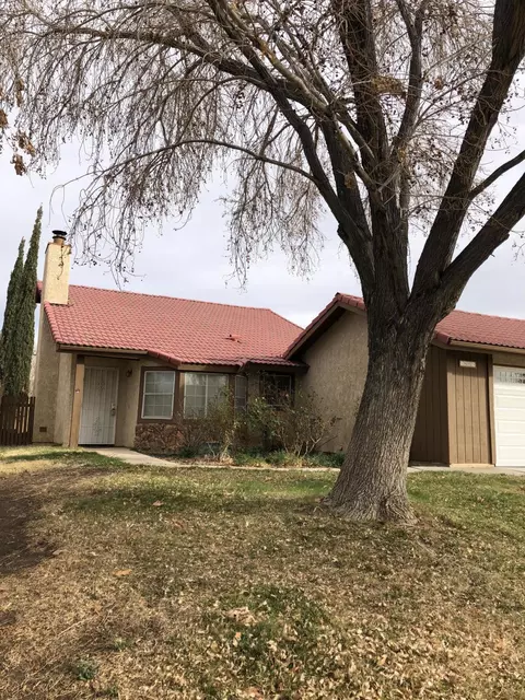 1839 Nessa Dr, Lancaster, CA 93535 photo 2