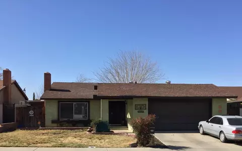 44137 7th St E, Lancaster, CA 93535 photo 1