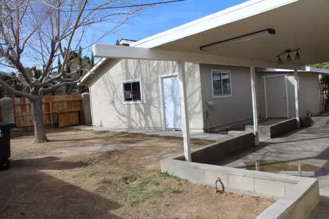 15973 Lawrence Dr, Mojave, CA 93501 photo 16