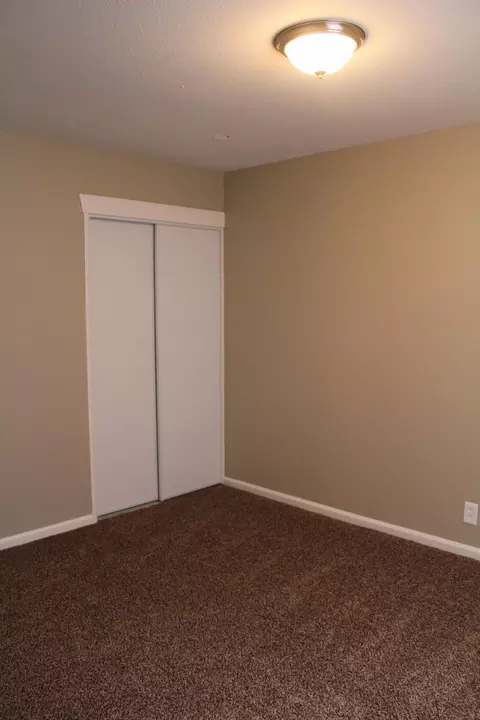 15973 Lawrence Dr, Mojave, CA 93501 photo 11