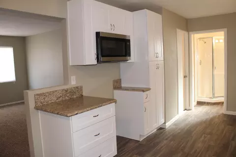 15973 Lawrence Dr, Mojave, CA 93501 photo 3