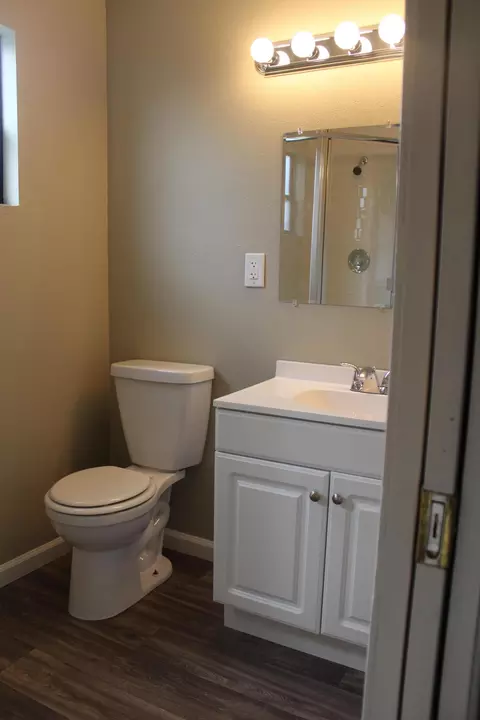 15973 Lawrence Dr, Mojave, CA 93501 photo 7