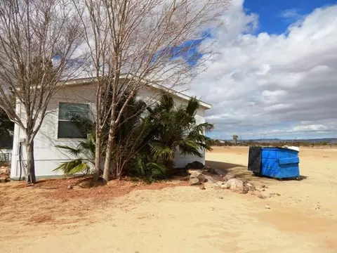 8317 Mojave Tropico Rd, Mojave, CA 93501 photo 4