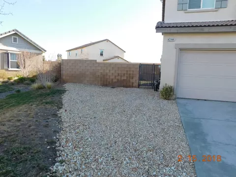 43144 Carpenter Dr, Lancaster, CA 93535 photo 3