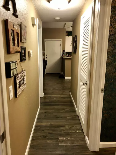 27616 Susan Beth Way UNIT E, Santa Clarita, CA 91350 photo 13