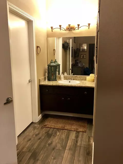 27616 Susan Beth Way UNIT E, Santa Clarita, CA 91350 photo 18