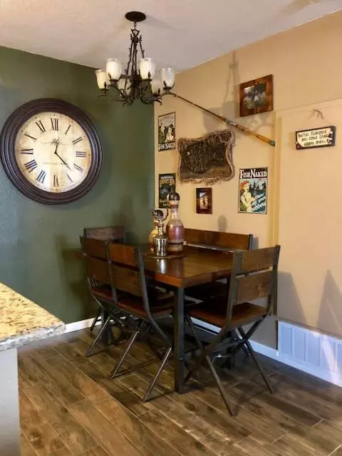 27616 Susan Beth Way UNIT E, Santa Clarita, CA 91350 photo 9