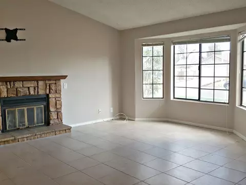 37713 Maureen St, Palmdale, CA 93550 photo 7