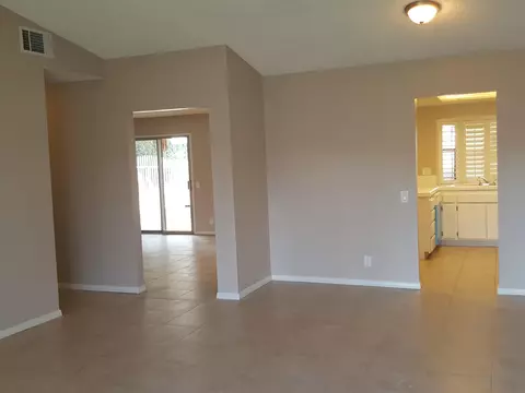 37713 Maureen St, Palmdale, CA 93550 photo 9