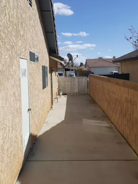 37713 Maureen St, Palmdale, CA 93550 photo 31