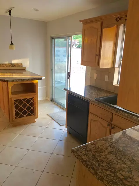37535 Drexel St, Palmdale, CA 93550 photo 3