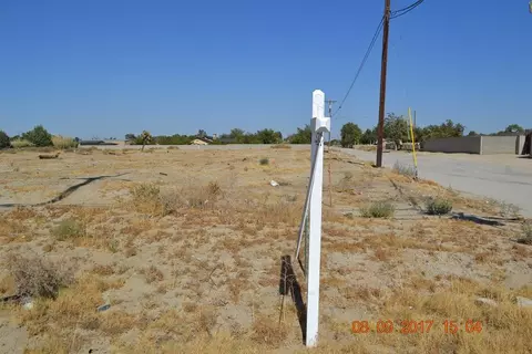 45938 30th St E, Lancaster, CA 93535 photo 2