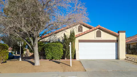 37056 32nd St E, Palmdale, CA 93550 photo 1