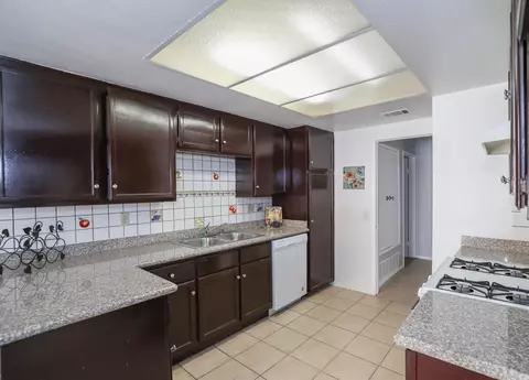 37056 32nd St E, Palmdale, CA 93550 photo 8