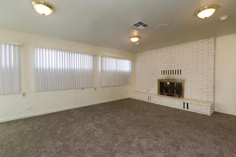 443 E Nugent St, Lancaster, CA 93535 photo 7