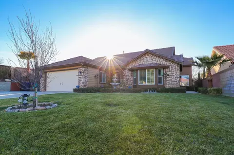 42519 Boulder Dr, Lancaster, CA 93536 photo 2