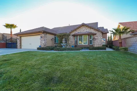 42519 Boulder Dr, Lancaster, CA 93536 photo 1