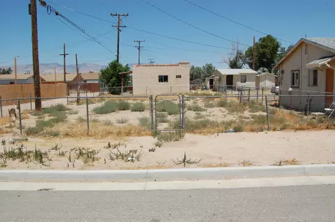 2223 Trinity Ave, Mojave, CA 93501 photo 3