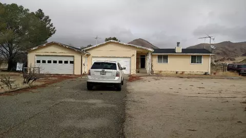 4225 Backus Rd, Mojave, CA 93501 photo 1