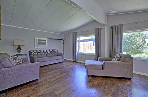 15 Apricot St, Ventura, CA 93001 photo 4