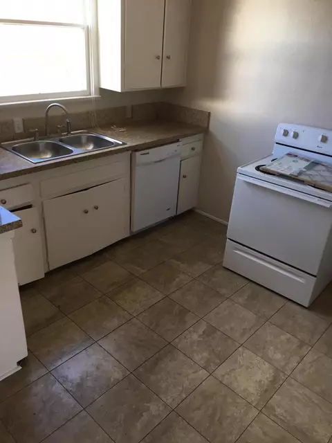 44421 Cedar Ave, Lancaster, CA 93534 photo 10