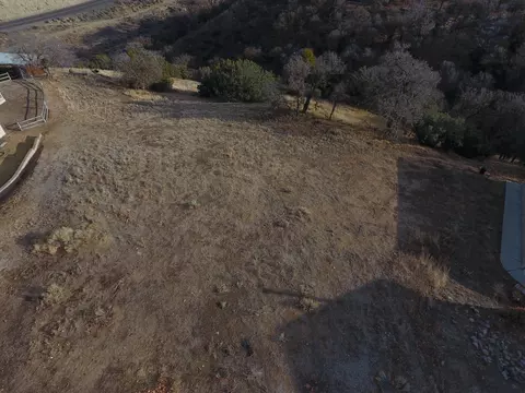 19404 Lookout Pl, Tehachapi, CA 93561 photo 2