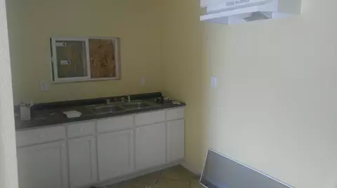 38569 5th St E, Palmdale, CA 93550 photo 6