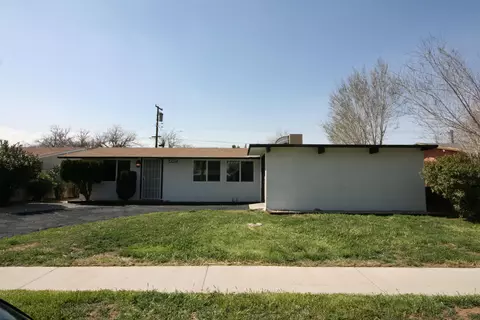 45433 Gadsden Ave, Lancaster, CA 93534 photo 3