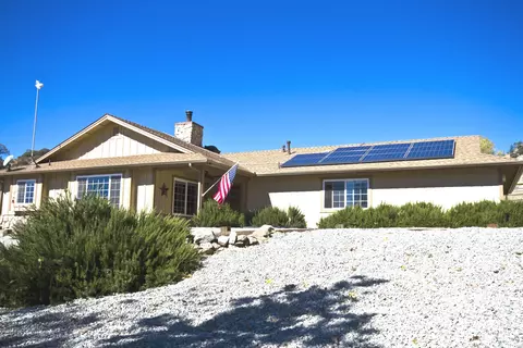 25300 Bear Valley Rd, Tehachapi, CA 93561 photo 1
