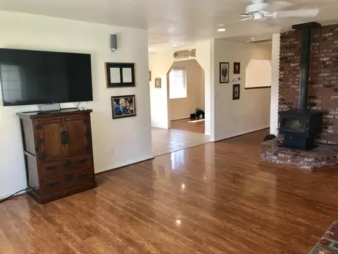 25300 Bear Valley Rd, Tehachapi, CA 93561 photo 8