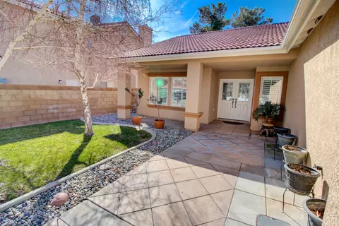2808 Legends Way, Lancaster, CA 93536 photo 4