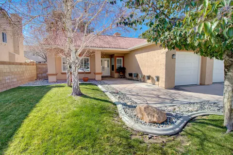 2808 Legends Way, Lancaster, CA 93536 photo 3