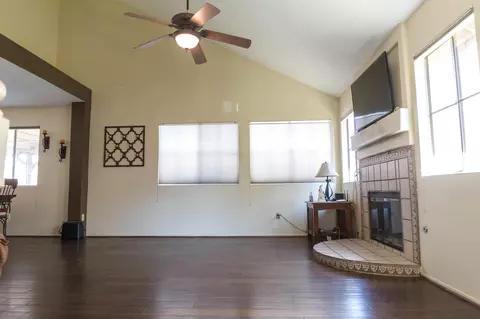 1041 E Avenue J3, Lancaster, CA 93535 photo 3