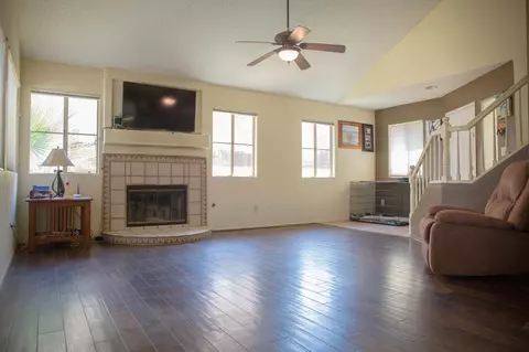 1041 E Avenue J3, Lancaster, CA 93535 photo 4