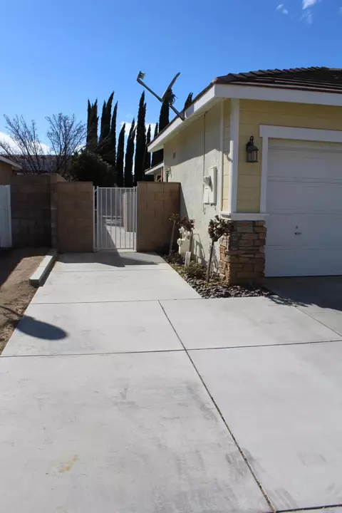 43343 W 46th St, Lancaster, CA 93536 photo 4
