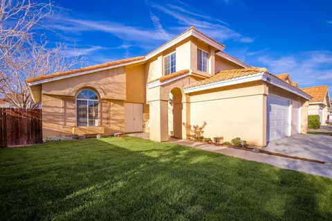 5551 Ave R12 E, Palmdale, CA 93552 photo 2