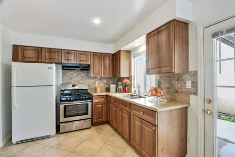 2916 E Ave R-7, Palmdale, CA 93550 photo 6