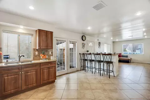 2916 E Ave R-7, Palmdale, CA 93550 photo 10